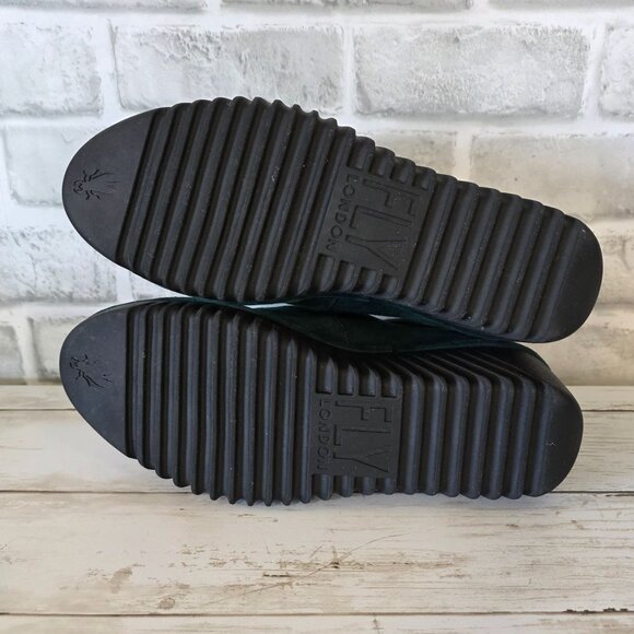 Fly London Lyka Wedge Mary Jane Loafer Green Suede Leather EUC Classic 40 US 9 - Picture 6 of 8